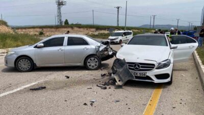 Elazığ’da meydana gelen trafik kazasında, biri hamile kadın olmak üzere