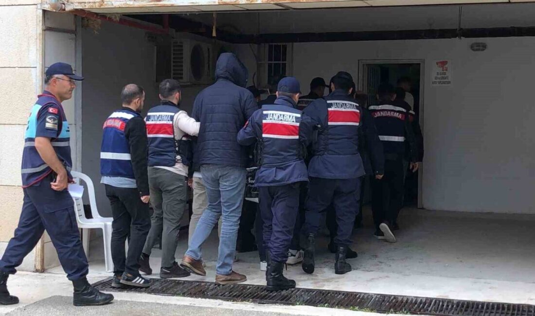 Elazığ’da özel sağlık kuruluşlarına yönelik düzenlenen operasyonda 9 şüpheli tutuklandı.
