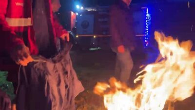 Kuşçu köyünde meydana gelen otluk yangınına müdahale eden Kovancılar Belediyesi