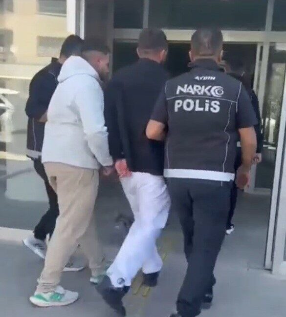 Kuşadası’nda gerçekleştirilen bir operasyonda narkotik ekipleri, toplamda 5 bin 989