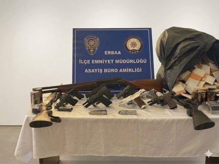 Tokat’ın Erbaa ilçesinde polis ekipleri tarafından gerçekleştirilen operasyonda, birden fazla