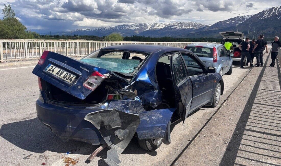 Erzincan-Çağlayan Karayolu’nda meydana gelen trafik kazasında 2 kişi yaralandı. Kaza,