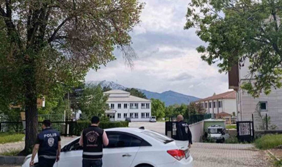 Erzincan Emniyet Müdürlüğü, çocuk ve gençlerin güvenliğini sağlamak için okul