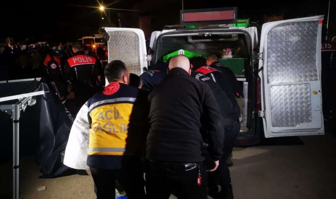 Erzurum’un Yakutiye ilçesinde bir adam, cami önünde silahla vurulmuş halde