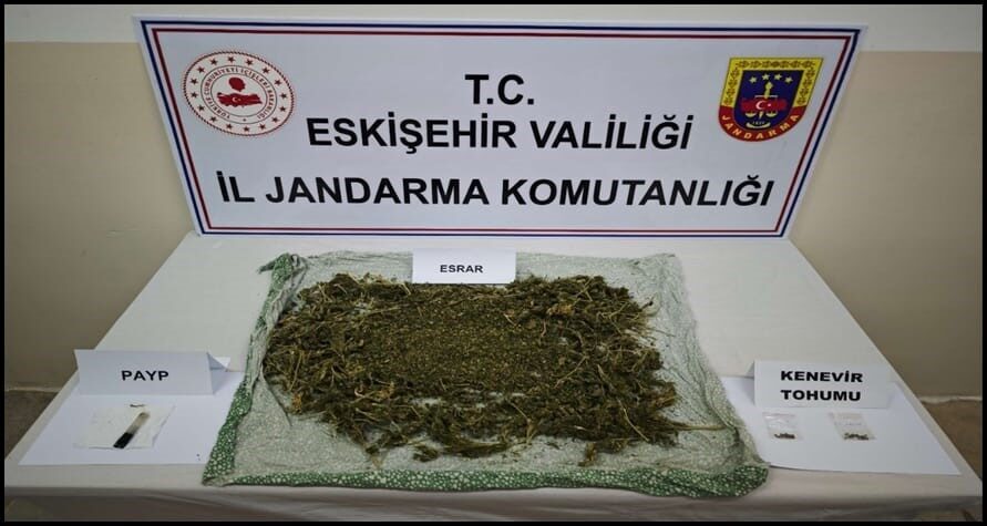 Eskişehir’den tedarik ettikleri uyuşturucuyu Sarıcakaya ilçesine götürmeyi planlayan şahısların jandarma