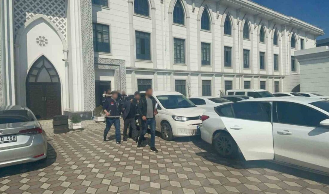 Kocaeli’nin Darıca ilçesinde bir evden 25 bin lira değerindeki dizüstü