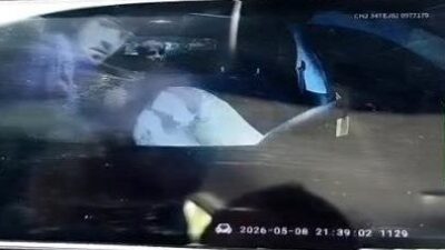 Eyüpsultan ilçesinde bir taksici, aracına aldığı 2 yolcu tarafından saldırıya