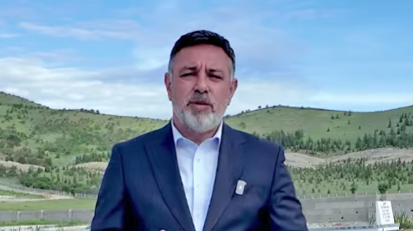Yerköy Belediyesi, ilçe genelinde yürüttüğü mezarlık çalışmalarında önemli bir adımı