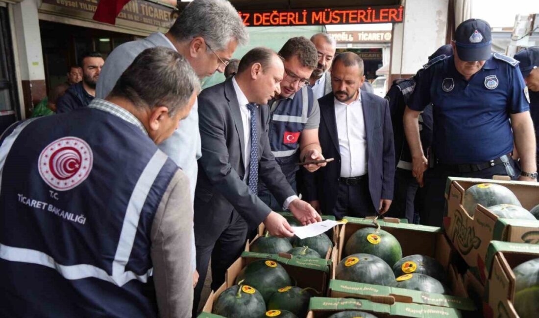 Gaziantep’te Kurban Bayramı öncesi sebze ve meyve hallerinde denetimler sıkılaştırıldı.