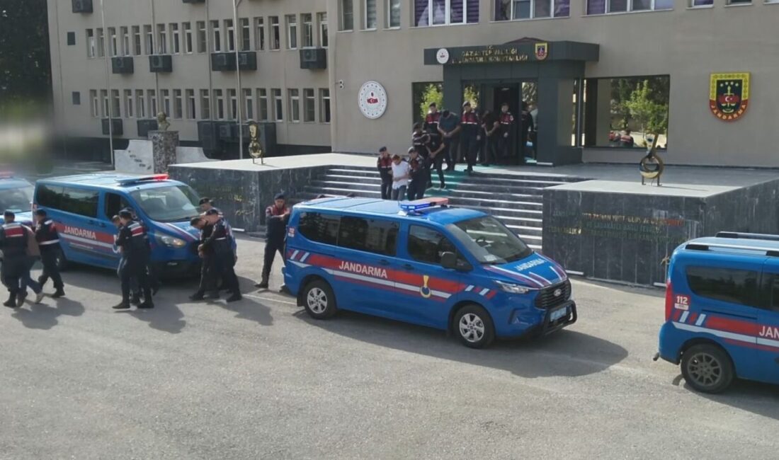 Gaziantep’te göçmen kaçakçılığı organizatörlerine karşı gerçekleştirilen şafak operasyonunda 9 şüpheli