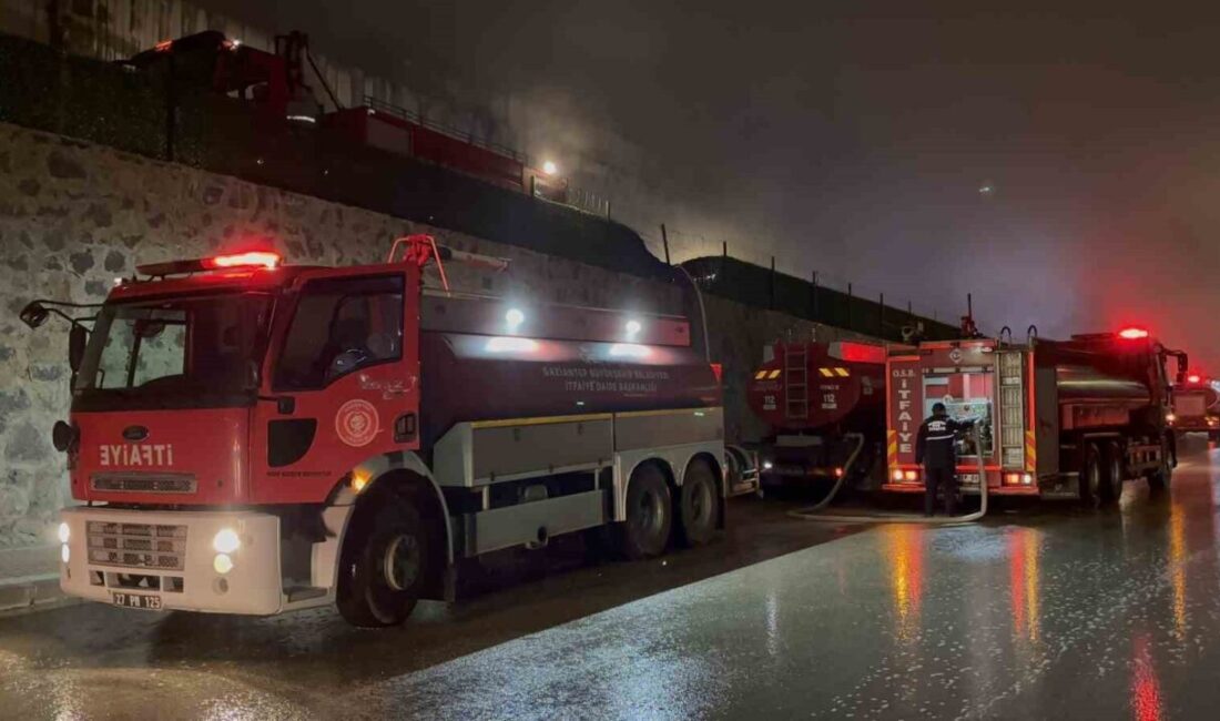 Gaziantep’te bir mobilya fabrikasında meydana gelen yangın, itfaiye ekiplerinin hızlı
