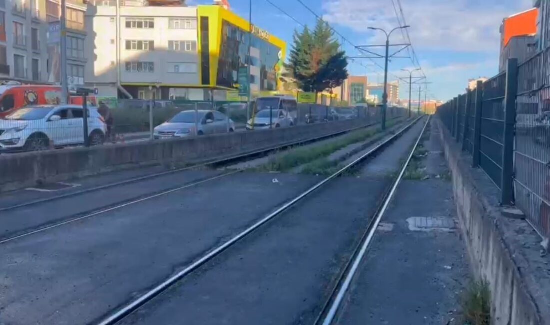 Gaziosmanpaşa’da meydana gelen bir kazada tramvay ile motosiklet çarpıştı ve