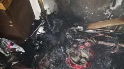 Hakkari’nin Geçimli köyünde gece geç saatlerde meydana gelen bir yangın,