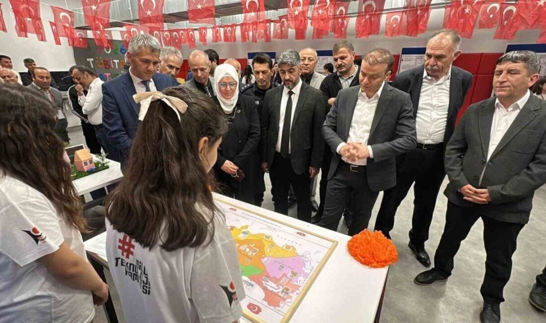 Çorum’un Alaca ilçesinde düzenlenen bir fuarda, öğrenciler tarafından hazırlanan projeler