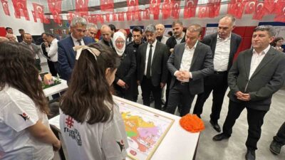 Çorum’un Alaca ilçesinde düzenlenen bir fuarda, öğrenciler tarafından hazırlanan projeler