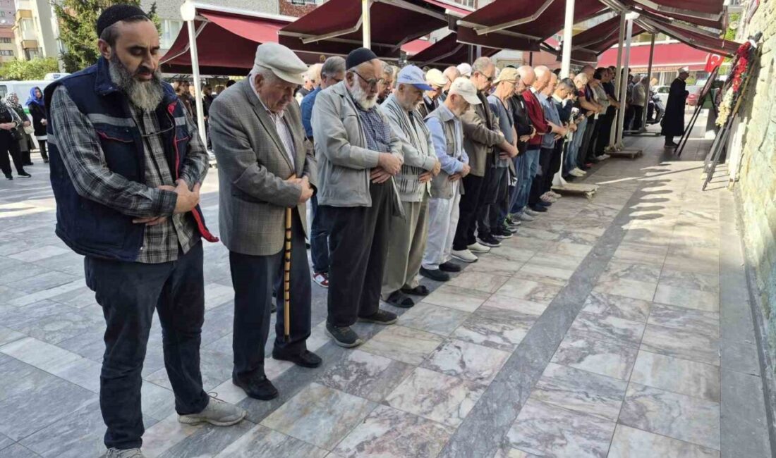 Eskişehir’de yaşanan acı olay sonrasında genç kadının cenazesi defnedilirken, aracın