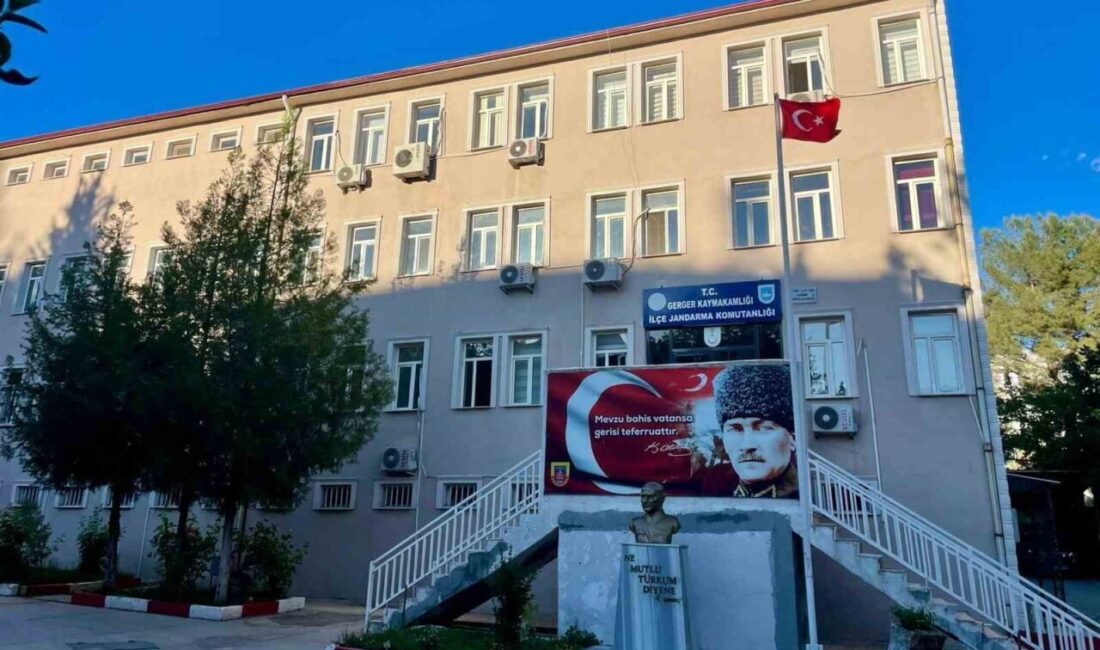 Gerger ilçesinde jandarma ekipleri tarafından düzenlenen operasyonda yaklaşık 5 kilogram