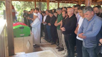 Amasra ilçesi sakinlerini yasa boğan genç hakemin cenazesi, Erdemli ilçesinde