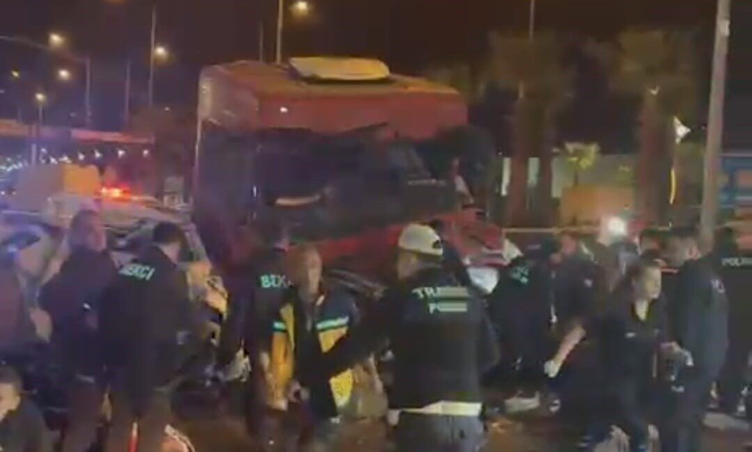 Giresun’da, Karadeniz Sahil Yolu’nun liman bölümünde meydana gelen trafik kazasında