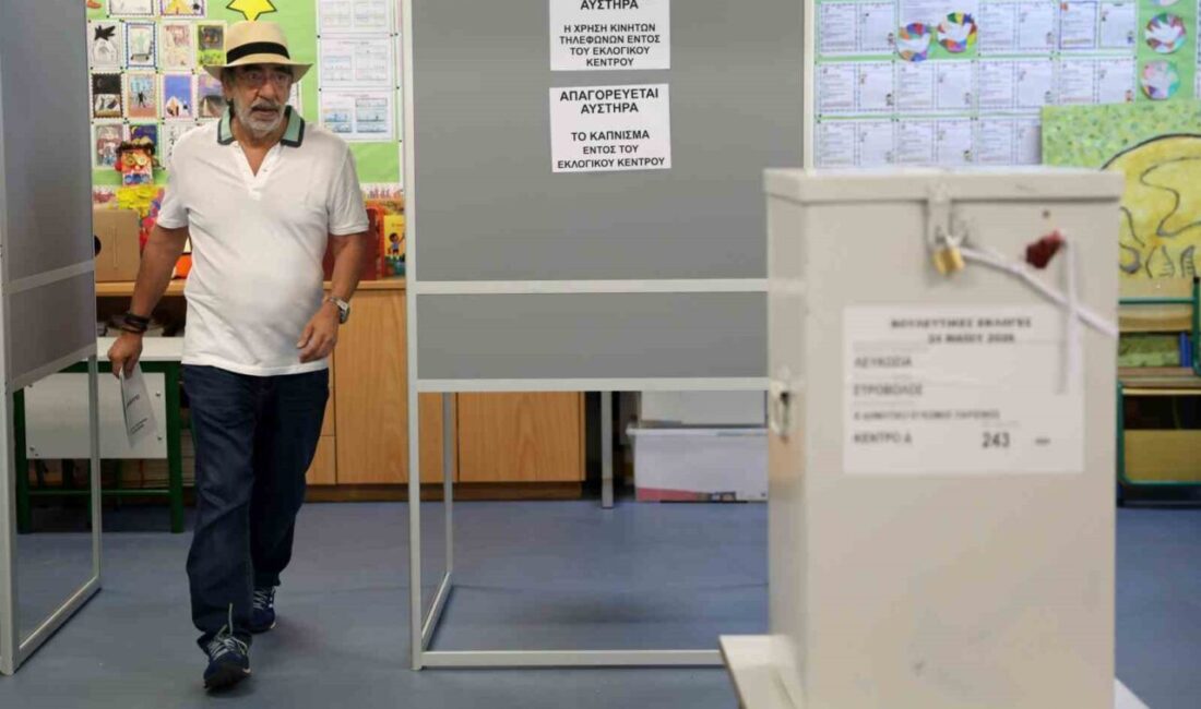 GKRY’de halk, parlamento seçimleri için oy kullanmaya başladı. Adada bulunan