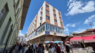 Eskişehir’de, 12 yaşındaki bir çocuk hamamda fenalaşarak hastaneye kaldırıldı ancak