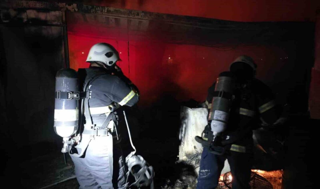 Hatay’da yangın sonucu kullanılamaz hale gelen bir konteyner söndürüldü. Hassa