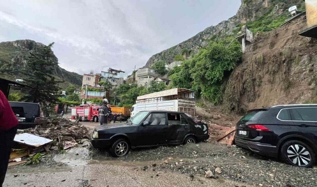 Hatay’da aşırı yağışların yol açtığı heyelan sonucunda tek katlı bir