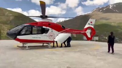 Van’ın Bahçesaray ilçesinde yaşanan olayda, 78 yaşındaki hasta, helikopter ambulansla