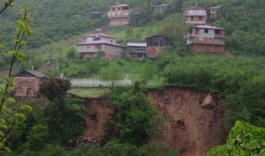 Giresun’un Bulancak ilçesine bağlı Kovanlık beldesinde yaşanan heyelan sonrası 11