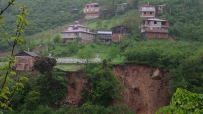 Giresun’un Bulancak ilçesine bağlı Kovanlık beldesinde yaşanan heyelan sonrası 11