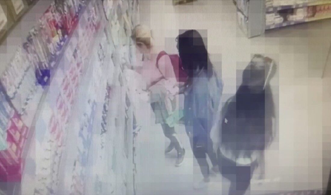 Eskişehir’de bir iş yerinden hırsızlık yapan 4 şüpheli, polis ekiplerinin