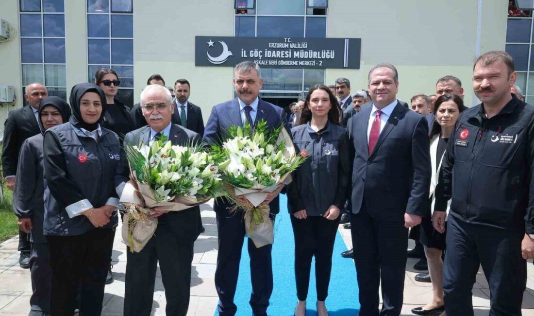 İçişleri Bakanı Mustafa Çiftçi, dün Erzurum programı çerçevesinde Anayasa Mahkemesi