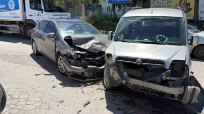 Eskişehir’de yaşanan trafik kazasında, 1’i çocuk 5 kişi yaralandı. Kaza,