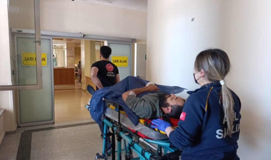 Adıyaman’da meydana gelen trafik kazasında, iki motosikletin çarpışması sonucunda 1’i