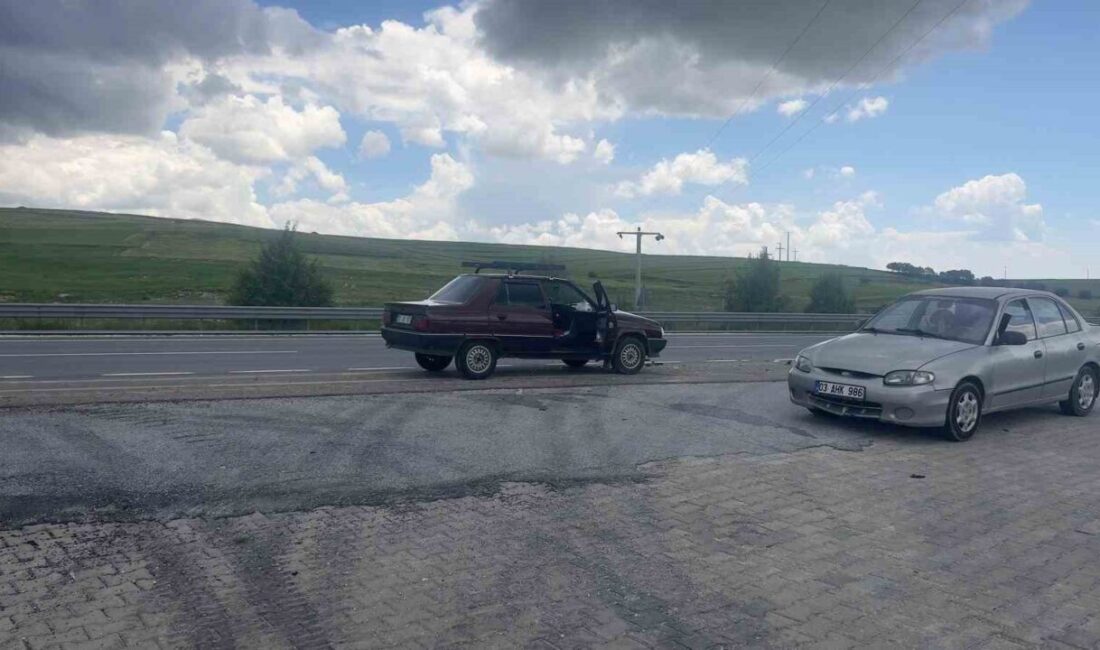 Afyonkarahisar’da bir akaryakıt istasyonuna girerken yavaşlayan bir otomobile arkadan çarpan