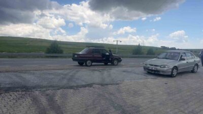 Afyonkarahisar’da bir akaryakıt istasyonuna girerken yavaşlayan bir otomobile arkadan çarpan