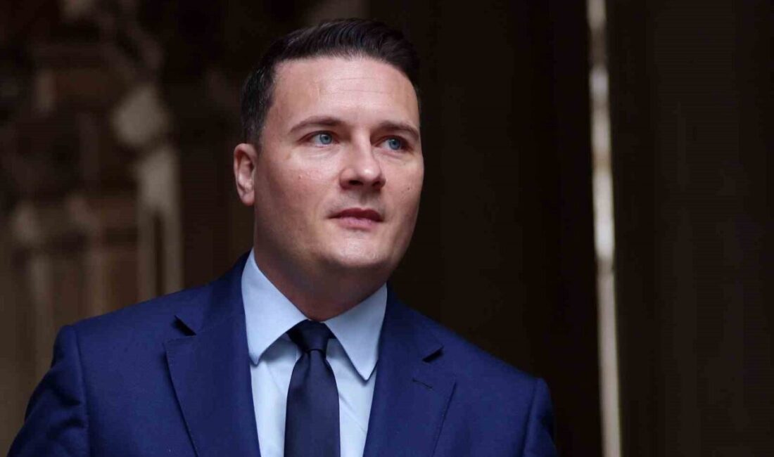 İngiltere’de İşçi Partisi’nin, Başbakan Keir Starmer liderliğindeki hükümetin aldığı yerel