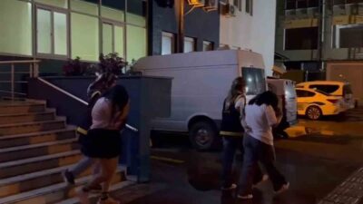 Hatay’ın İskenderun ilçesinde günlük kiralanabilen apart dairelere yönelik gerçekleştirilen denetimlerde