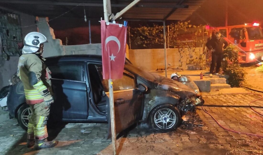 Hatay’da, İskenderun ilçesine bağlı Muradiye Mahallesi’nde park halindeyken bir otomobilde