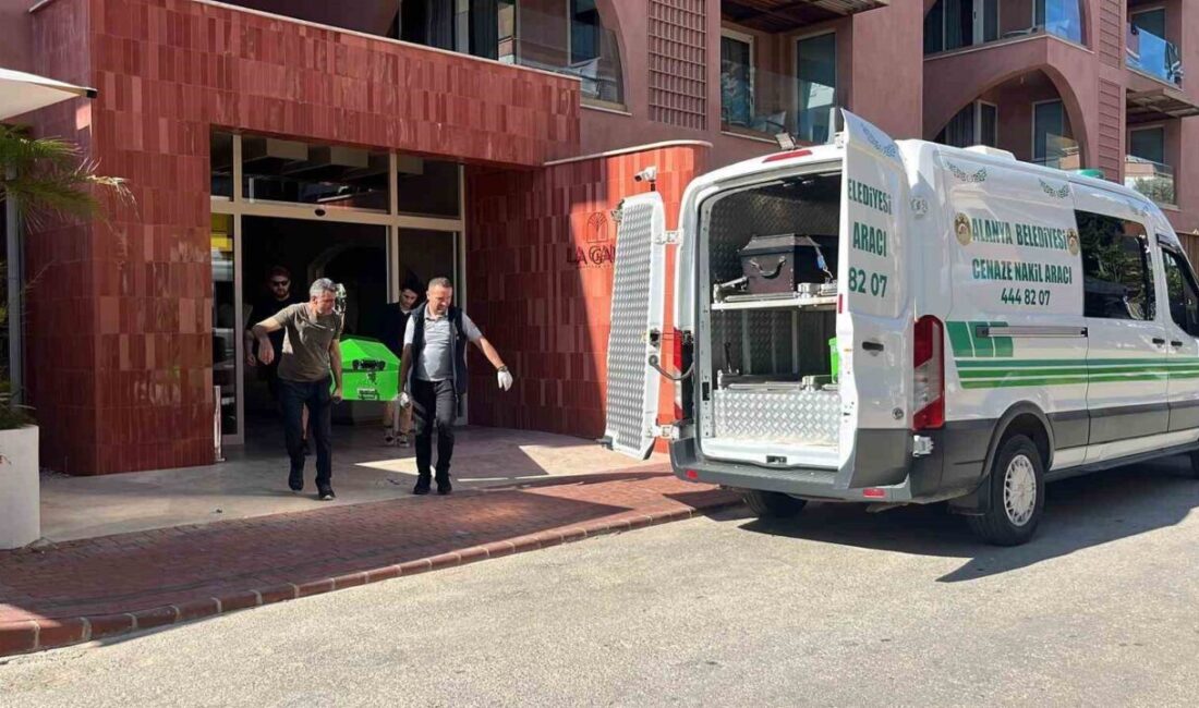 Alanya ilçesinde, yabancı uyruklu bir kadın otel odasında hayatını kaybetti.