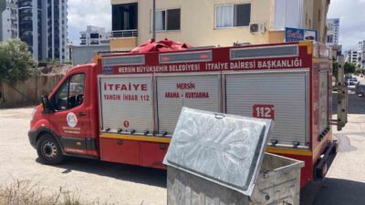 Mersin’in Erdemli ilçesinde, bir apartmanın alt katında bulunan spot eşya