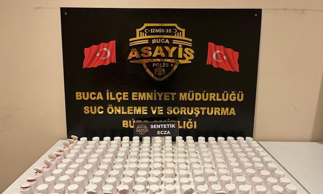 Buca ilçesinde polis ekipleri tarafından gerçekleştirilen operasyonda 10 bin 854