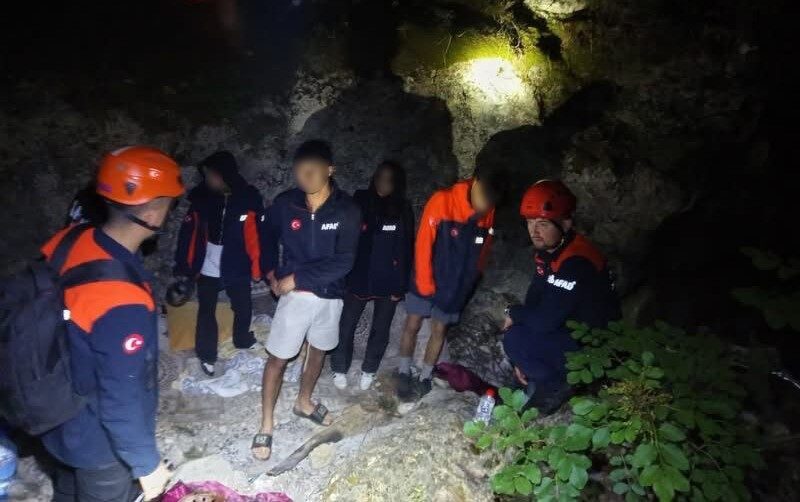 İzmir’in Menderes ilçesinde kaybolan dört genç, AFAD ve jandarmanın ortak
