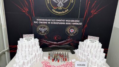 İzmir’in Karabağlar ilçesinde polis ekipleri tarafından bir adrese gerçekleştirilen operasyonda