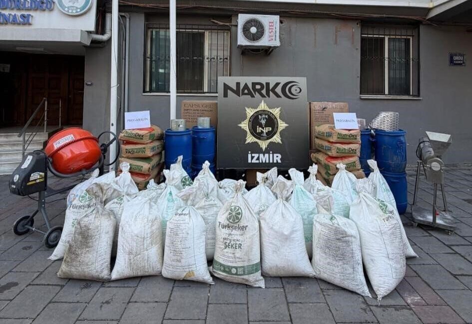 İzmir’de merkezi olan ve 3 ilde gerçekleştirilen devasa uyuşturucu operasyonunda,