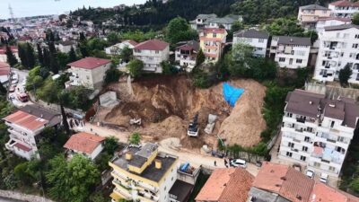 İzmit ilçesinde bir inşaat temel kazısı sırasında toprak kayması meydana