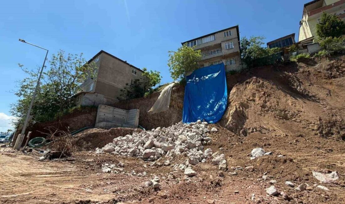 İzmit ilçesinde bir inşaatın temel kazısı sırasında meydana gelen toprak
