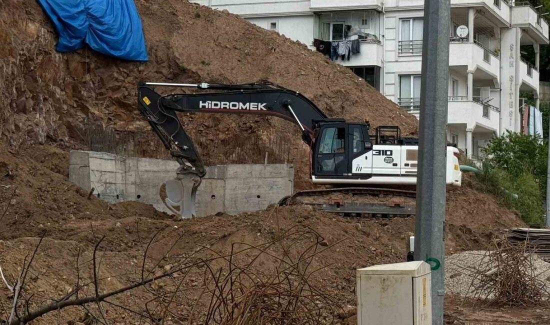 Kocaeli’nin İzmit ilçesinde Topçular Mahallesi’nde meydana gelen toprak kaymasına neden