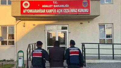 Afyonkarahisar ilinde jandarma ekipleri tarafından çeşitli suçlardan aranan 45 kişi