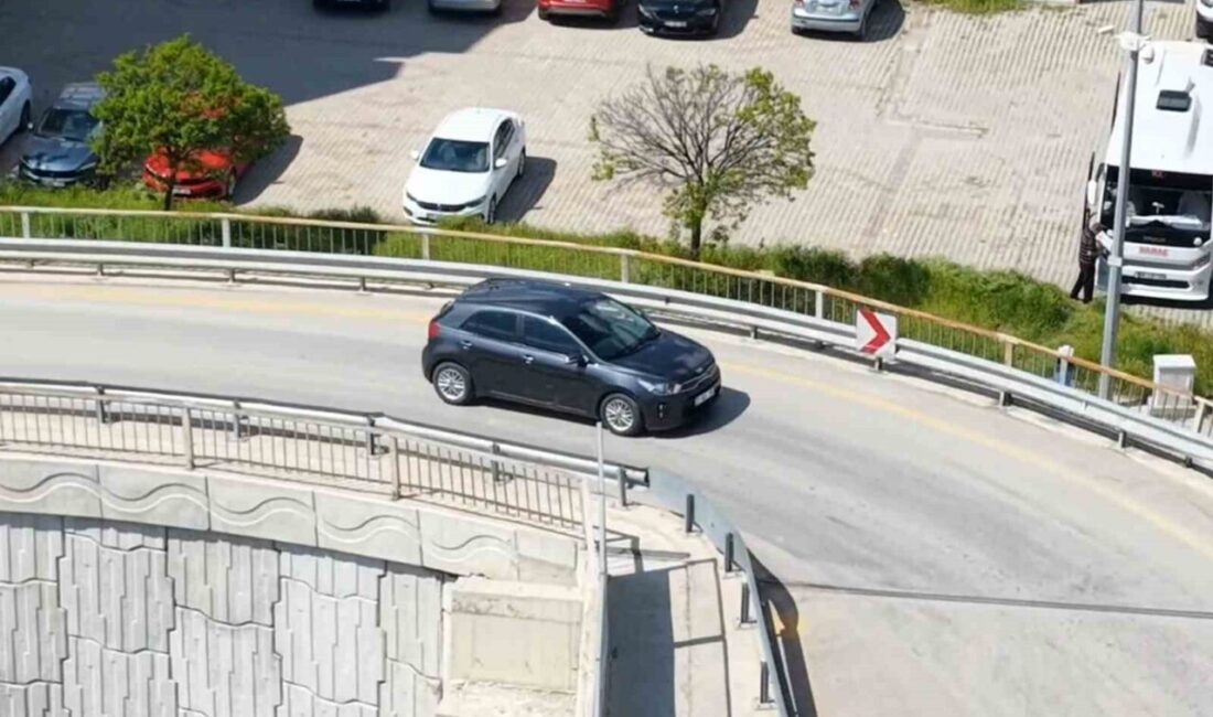 Kırıkkale’de, trafik kontrollerinden kaçmaya çalışan bir ehliyetsiz sürücü, polis dronu